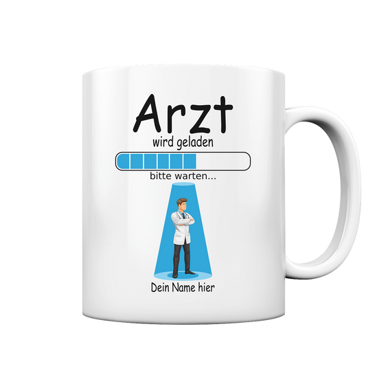 Angehende Arzt wird geladen Tasse mit Arztnamen